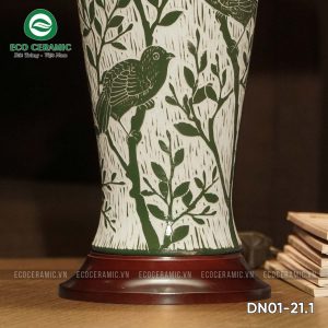 Đèn ngủ để bàn gốm sứ cao cấp Uyên Uơng khắc họa