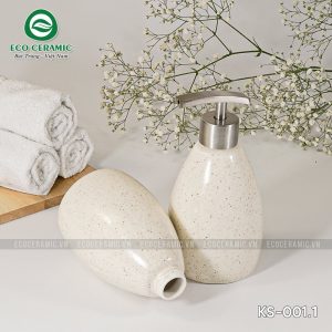 chai dung dau goi sua tam su dang bau men cat trang