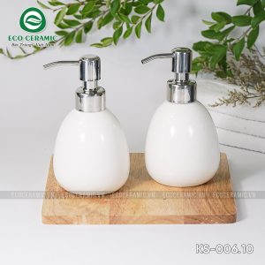 chai dung dau goi sua tam su dang bau thap men trang