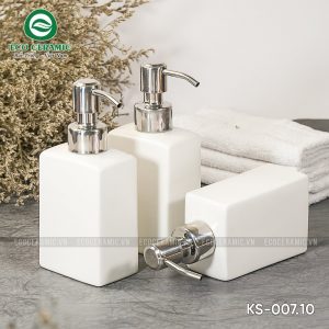 chai dung dau goi sua tam su dang chu nhat men trang