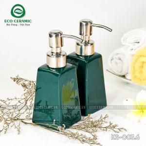 chai dung dau goi sua tam su dang thap men xanh luc